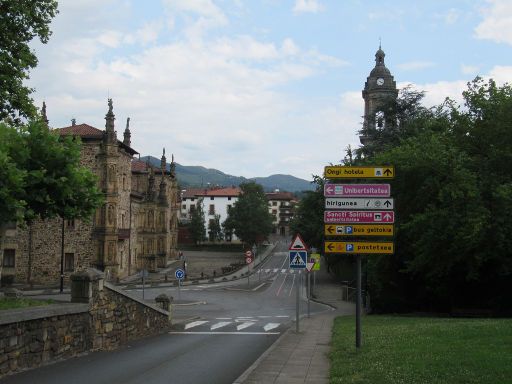 Oñati, Spanien, Sancti Spiritus Universität und Pfarrkirche San Miguel