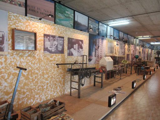 Museo del Taulell Manolo Safont, Onda, Spanien, einfacher Ofen und fertige Fliesen