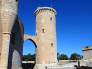 Castell de Bellver, Palma de Mallorca, Mallorca, Spanien, Turm außerhalb der Burg