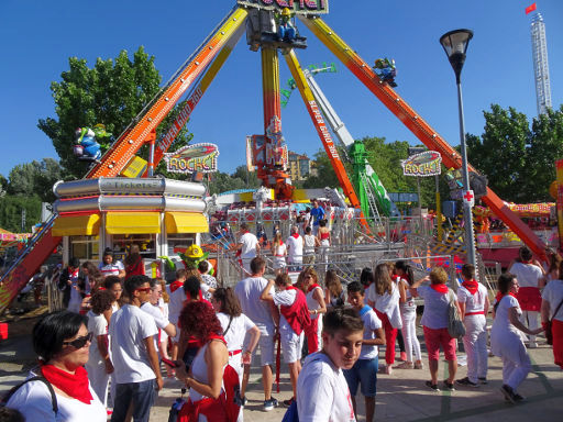 San Fermín 2019, Pamplona, Spanien, Fahrgeschäft Rocket