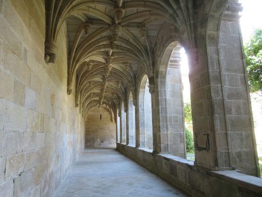 Monasterio de Poio, Poio, Spanien, Kreuzgang im Innenhof