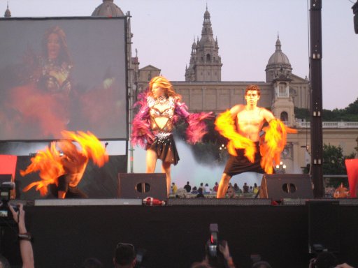 Pride Barcelona 2011, Barcelona, Spanien, Drag Queen mit sehr guter Tanzshow bei Playback