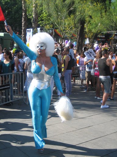 Pride Barcelona 2011, Barcelona, Spanien, Transsexueller auf dem Plaça Universitat