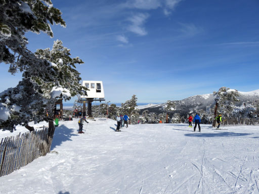 Skigebiet, Puerto de Navacerrada, Zona baja, Spanien, Escaparte Bergstation Sessellift