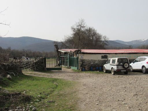 Caballos del Valle, Pferd Ausritt, Oteruelo del Valle, Spanien, Parkplatz und Eingang