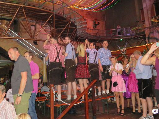 Mega Park, Oktoberfest 2016, S’Arenal, Mallorca, Spanien, Dirndl und Lederhosen