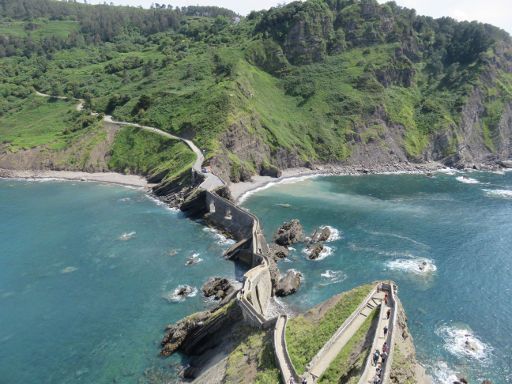 San Juan de Gaztelugatxe, Spanien, Blick auf die Küste