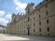 Schloss und Kloster, San Lorenzo de El Escorial, Spanien, Bergseite