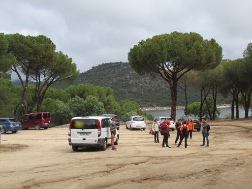 Open Water Schwimmtreffen 2023, San Martín de Valdeiglesias, Spanien, öffentlicher kostenloser Parkplatz am See