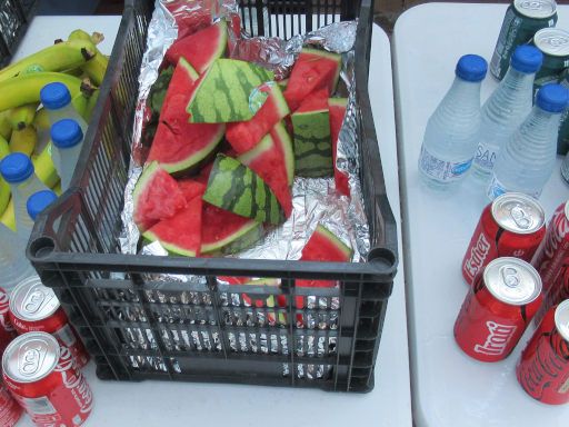 II. Travesía a nado de las Hoces del Duratón, Schwimmwettbewerb 2025, San Miguel de Bernuy, Spanien, Bananen, Wassermelonen, Wasser, Aquarius, Mahou Bier und Coca Cola