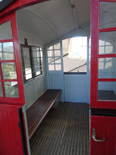 Monte Igueldo Funicular, Standseilbahn, San Sebastian, Spanien, Monte Igueldo Funicular, Standseilbahn, Kabine mit Holzsitzbänken