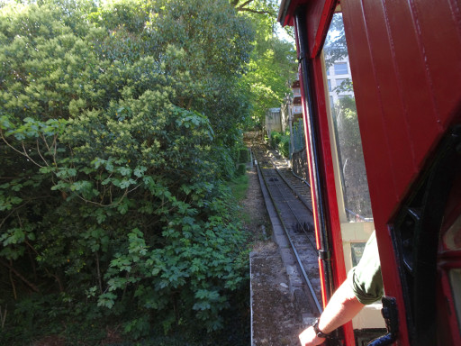 Monte Igueldo Funicular, Standseilbahn, San Sebastian, Spanien, Strecke durch Waldgebiet