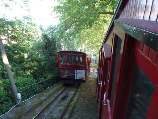 Monte Igueldo Funicular, Standseilbahn, San Sebastian, Spanien, Begegnung bei der Abfahrt