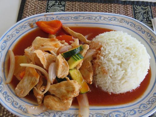Sant Antoni, Spanien, Casa Thai Restaurant, Hühnerfleisch süß-sauer, Gemüse und Reis