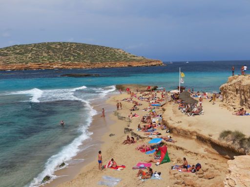 Sant Antoni, Ibiza, Spanien, Strände und Buchten, Platges de Comte mit Brandung