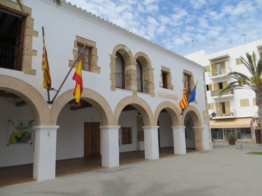 Santa Eulália des Riu, Stadtrundgang, Ibiza, Spanien, Rathaus