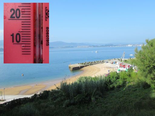 VII Travesía a nado, Bomberos, Semana Grande de Santander 2025, Schwimmwettbewerb, Santander, Spanien, Wasser im Zielbereich am Ufer