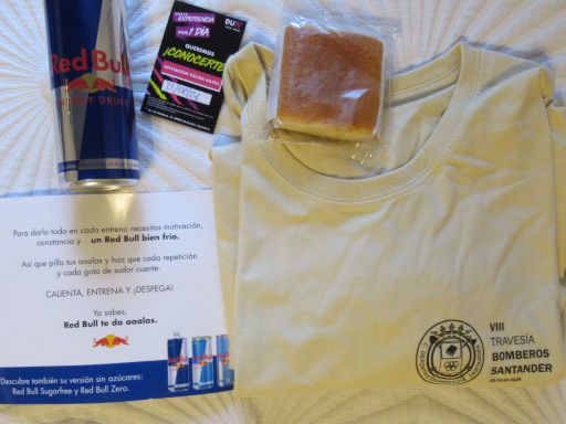 VIII Traves&iacute;a a nado, Bomberos, Semana Grande de Santander 2026, Schwimmwettbewerb, Santander, Spanien, Starterpaket mit Red Bull® 250 ml Dose, Kuchen, Gutscheine und T-Shirt