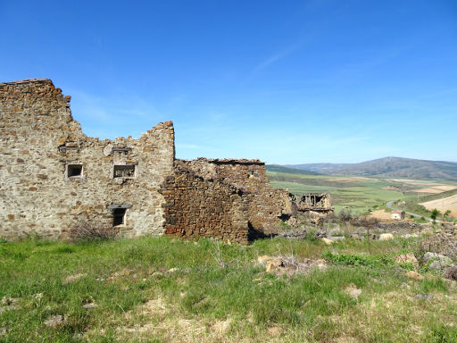 Sarnago, Soria, Spanien, verfallene Häuser ohne Dächer