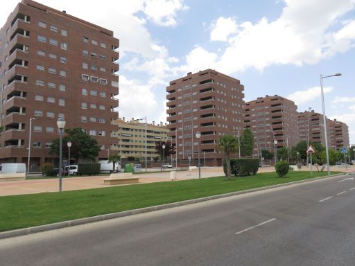 Seseña El Quiñón, Spanien, Wohnblock in der Siedlung