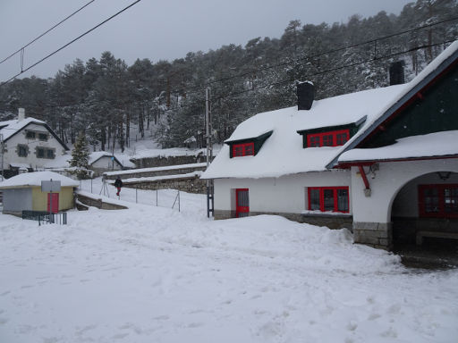 Eisenbahnlinie C-9, Sierra de Guadarrama, Spanien, Bahnhof Puerto de Navacerrada