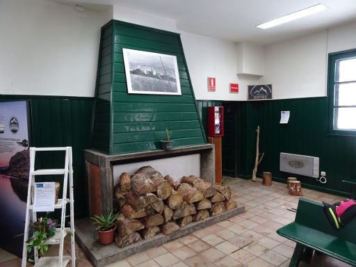 Eisenbahnlinie C-9, Sierra de Guadarrama, Spanien, Bahnhof Los Cotos Wartesaal