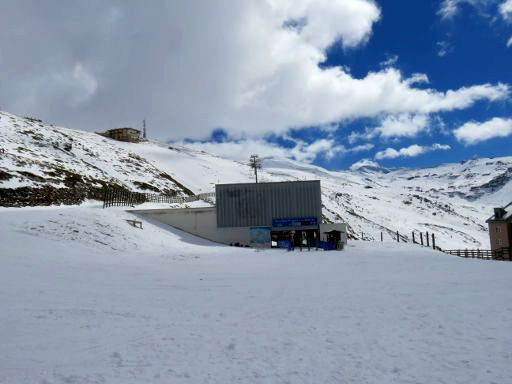 Skigebiet, sierra nevada®, Spanien, Sessellift Talstation Virgen de las Nieves