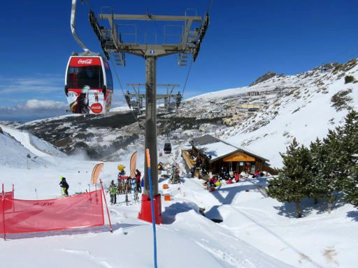 Skigebiet, sierra nevada®, Spanien, Veuve Clicquot® Nevada Terrace an der Borreguiles Piste