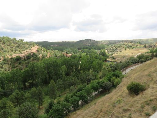 Sigüenza, Spanien, Ausblick von der Burg in das Tal