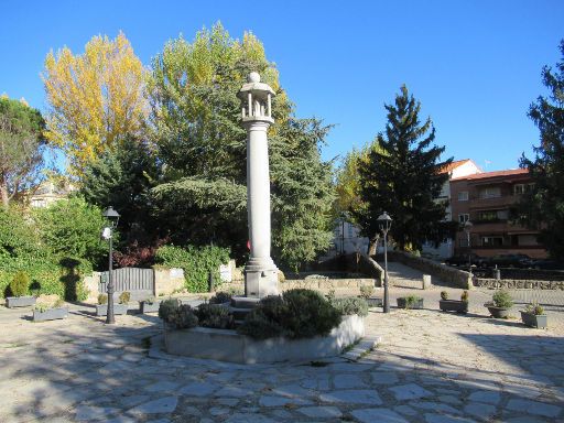 Soto del Real, Spanien, Rathaus mit Bar, Brücke aus dem 12. bis 15. Jahrhundert