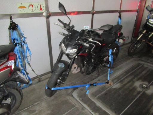 Baleària, Fähre, Spanien, Motorrad mit Gurten gesichert Fähre Eleanor Roosevelt