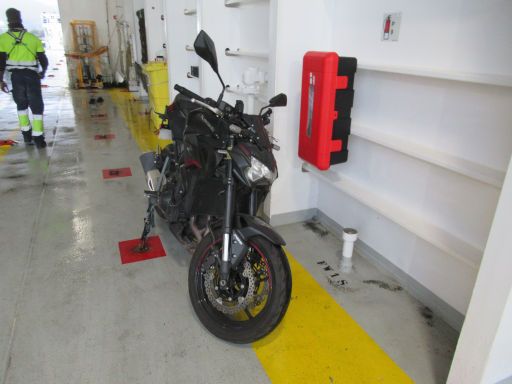 Baleària, Fähre, Spanien, mit Gurten gesichertes Motorrad Fähre Cap de Barbaria