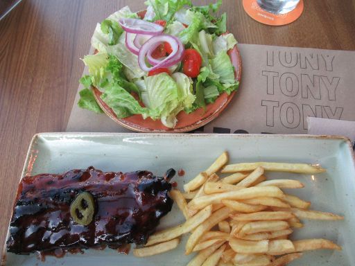 Tony Roma’s®, Spanien, 1/2 Baby Back Rips mit Pommes ODER Salat