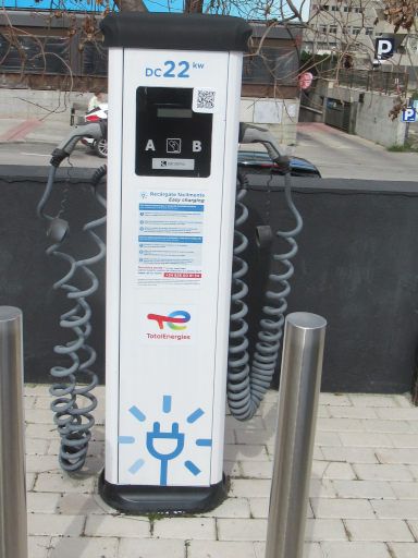 TotalEnergies Charge+ Karte, Spanien, 22 kW Ladesäule Calle de Isaac Jiménez 2, 28037 Madrid