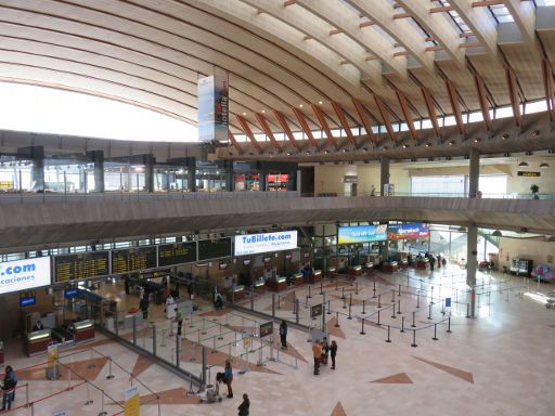 Flughafen Teneriffa, TFN, Spanien, Blick auf die Abfertigungshalle vom Wartebereich beim Duty Free Shop