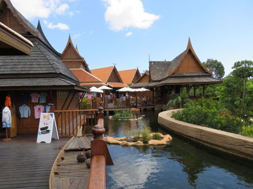 Teneriffa, Siam Park, Spanien, Geschäfte in original thailändischen Holzhäusern