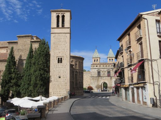 Toledo, Spanien, Bisagra Tor im Hinterrgrund
