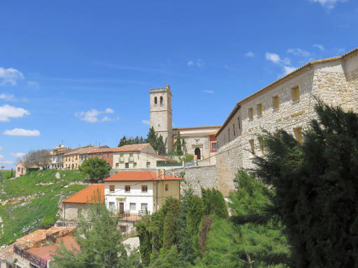 Torija, Spanien, Blick von der Burg auf die Kirche