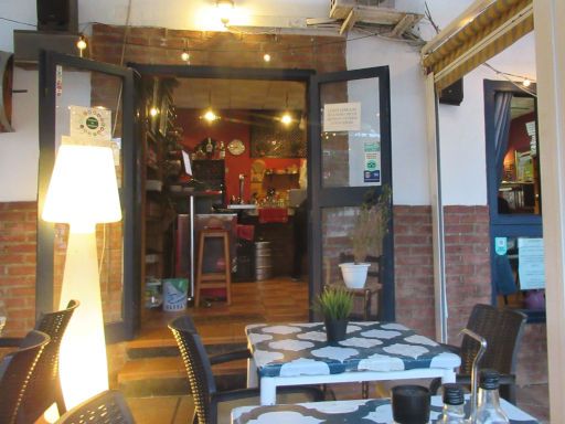 Patagonia Express Grill & Pizza, Torremolinos, Spanien, Terrasse und Gastraum