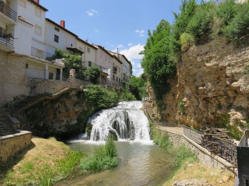 Trillo, Spanien, Cascada del Mesón, Wasserfall im Zentrum