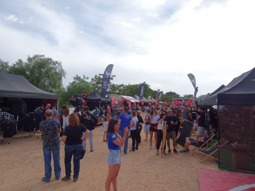 Yamaha MT Fest 2019, Tuéjar, Spanien, Gelände mit Ständen Tattoo, Videospiele, Gamestation, Sumoringen, Essen, Getränke und mehr