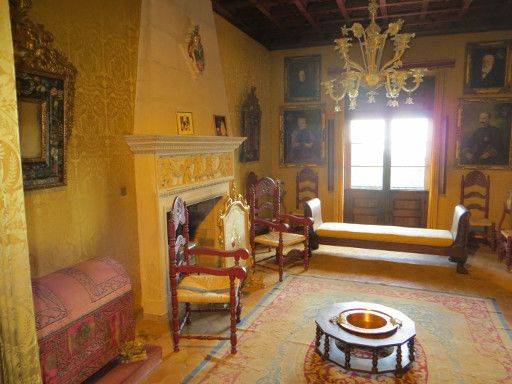 Kartause & Schloss, Valldemossa, Mallorca, Spanien, Wohnzimmer mit Kamin