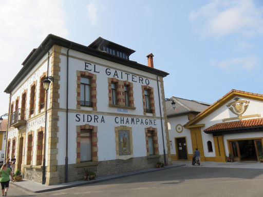 Bodega de Sidra El Gaitero, Villaviciosa, Spanien, Hauptgebäude mit Ausstellung und Kino