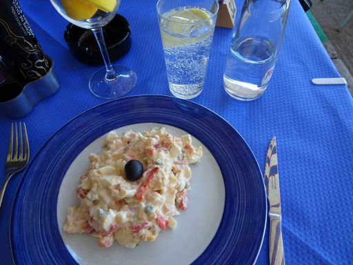 Vinuesa, Soria, Spanien, Restaurante Virginia RH, Russischer Salat