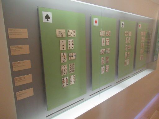 Bibat Museum, Vitoria-Gasteiz, Spanien, Spielkarten aus den Jahren 1869, 1880, 1806