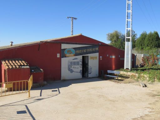 Museo de Coches de Cine, Yuncos, Spanien, Museum Außenansicht in der Cañada de la Magdalena s/n, 45005 Yuncos