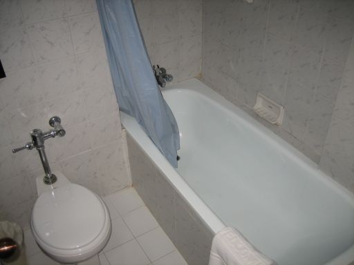 Baiyoke Boutique Hotel Bangkok, Thailand, Bad mit WC und Badewanne