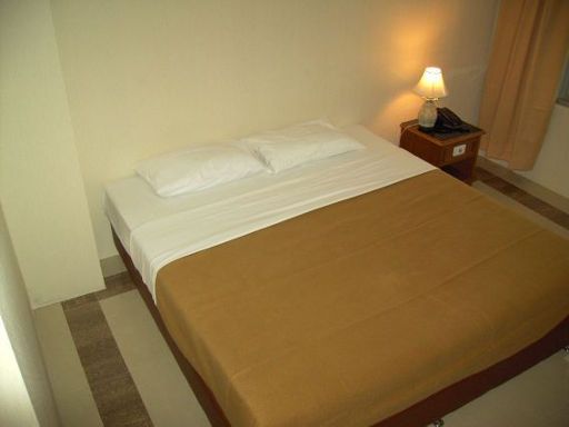 Bangkok City Suite Hotel, Bangkok, Thailand, Doppelbett