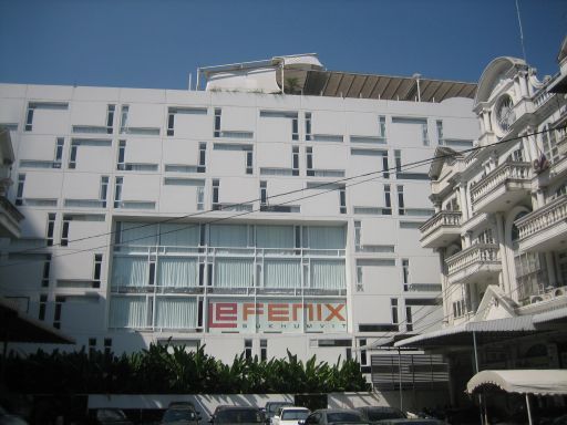 Le Fenix Sukhumvit Hotel Bangkok, Thailand, Außenansicht mit L förmigen Fenstern und Rooftop Bar