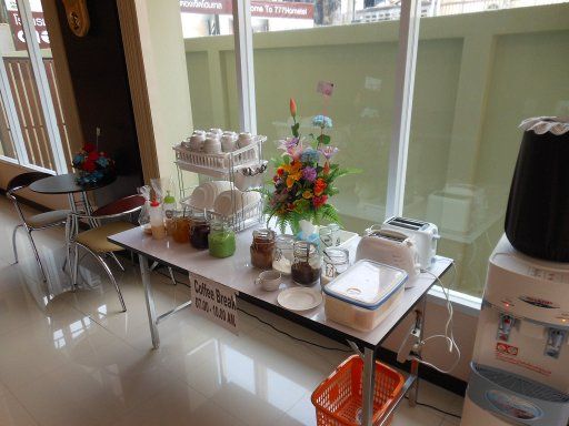 777 Hometel Hotel, Nakhon Phanom, Thailand, Frühstücksbuffet in der Empfangshalle